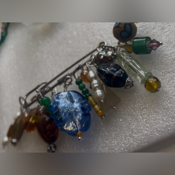 Beaded Pin - Picture 6 of 7